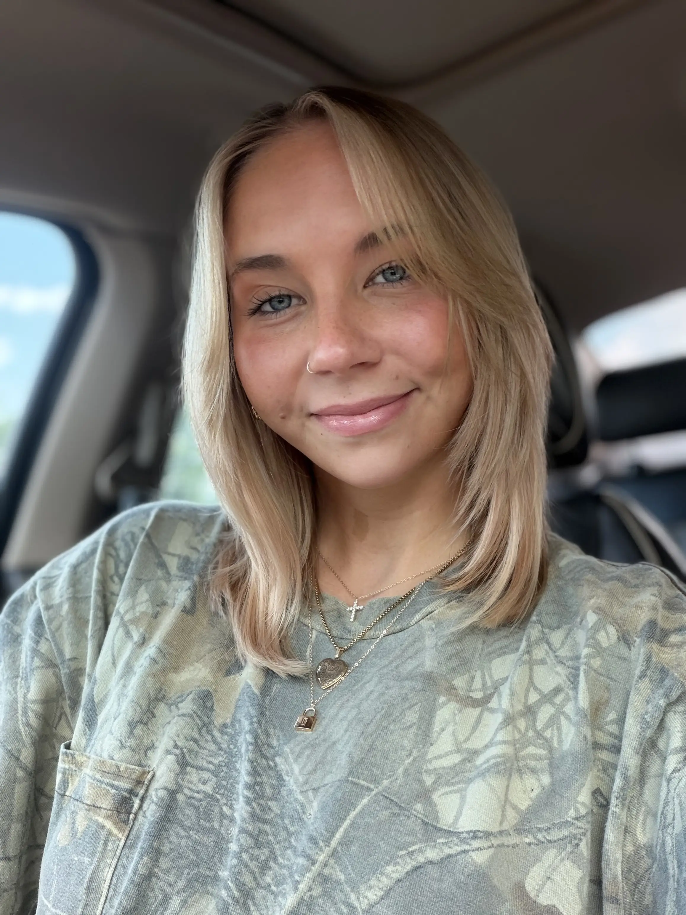 Bombshell Beauty Bar-Ashley