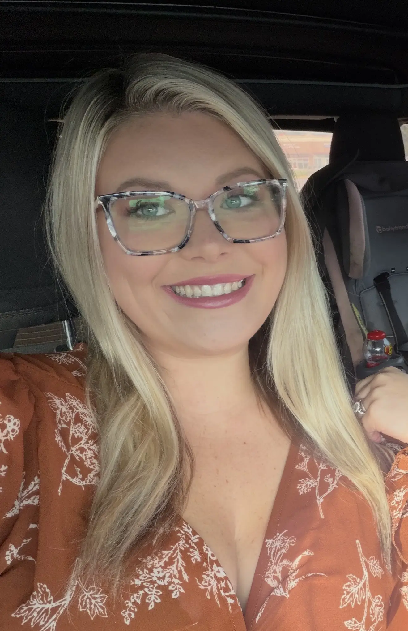 Bombshell Beauty Bar - Kinsey