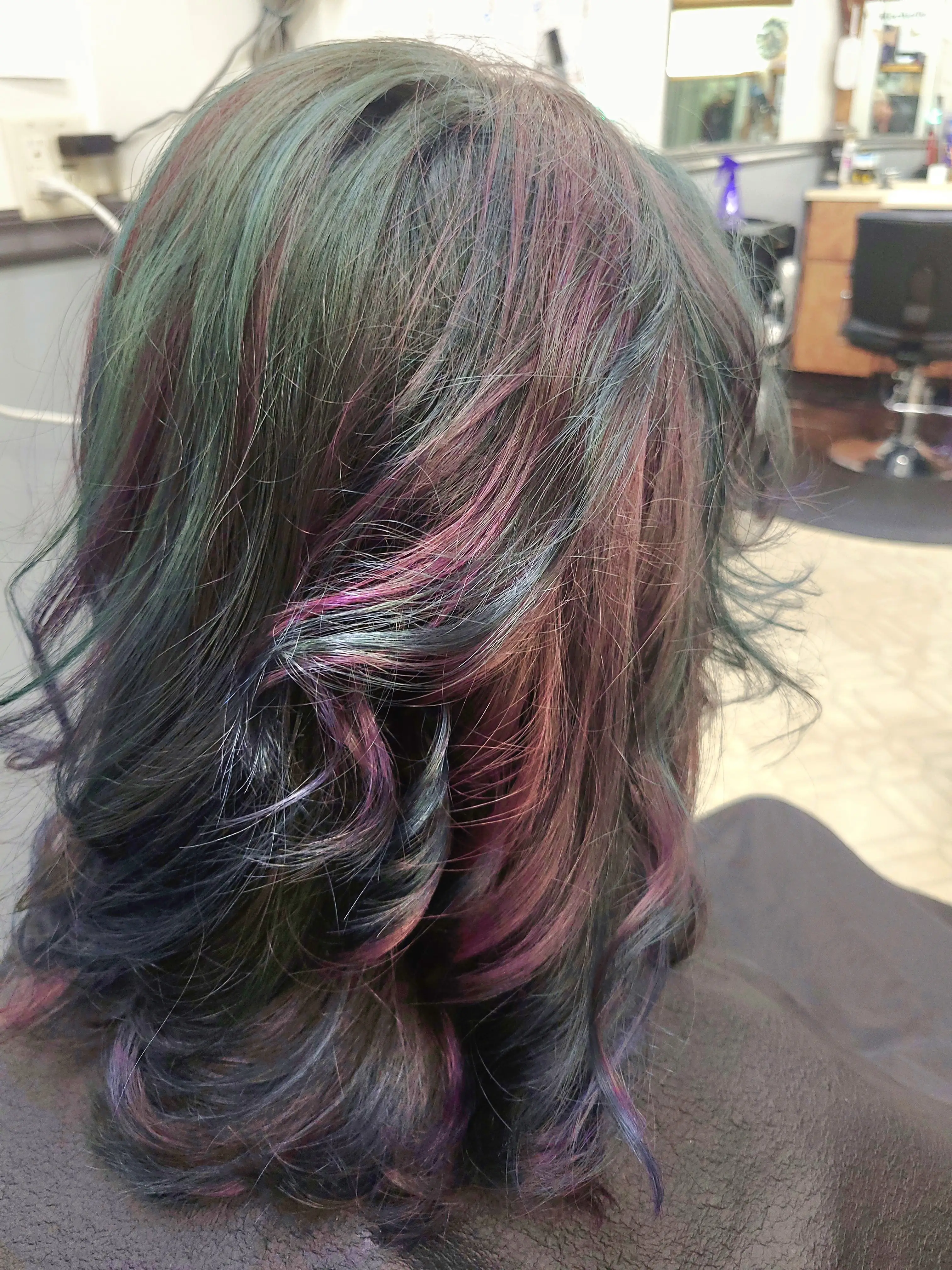 Vibrant Vibes roots/ color boost 