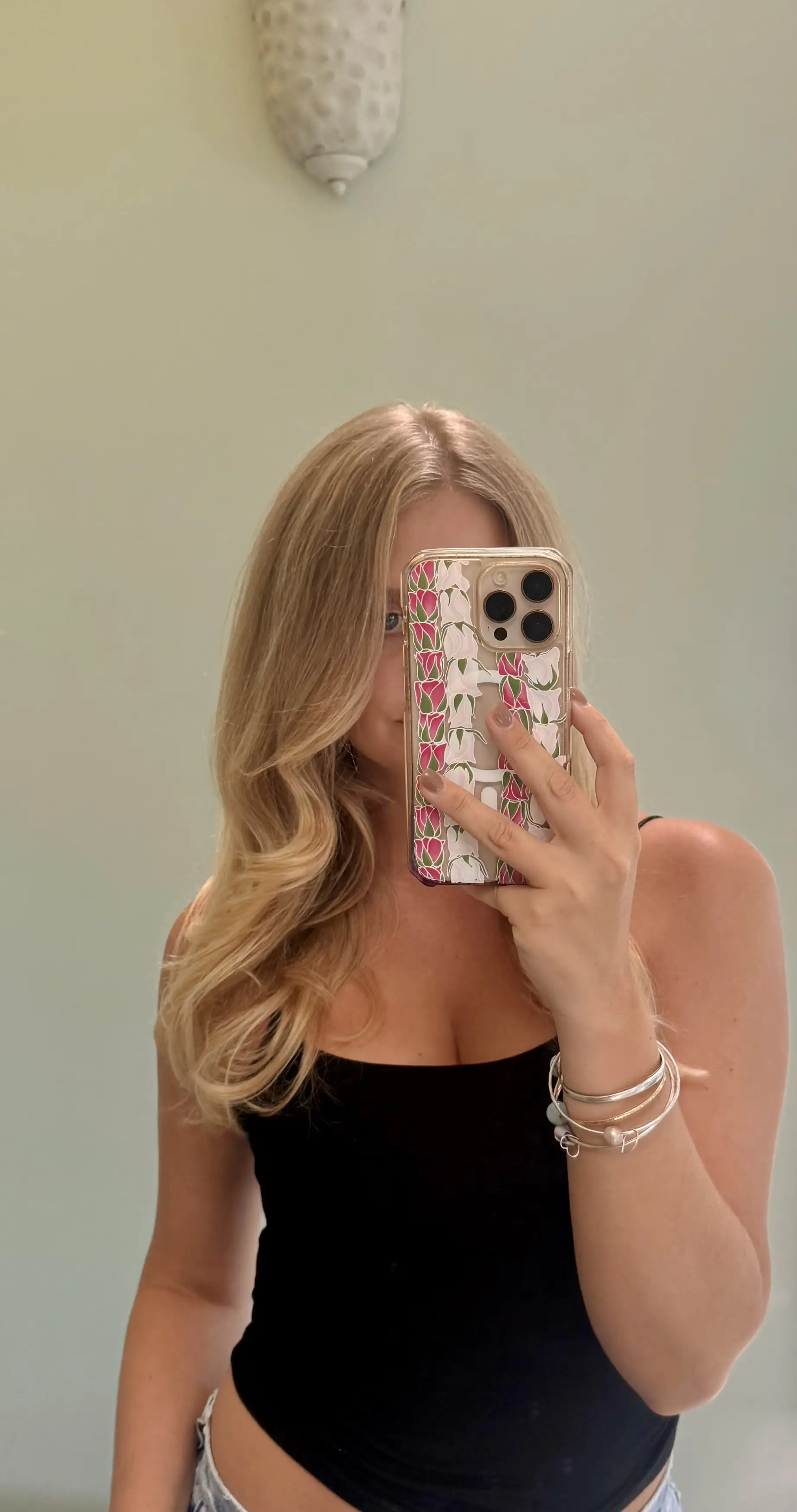 Work by Jenn Mills @ Salon Muse