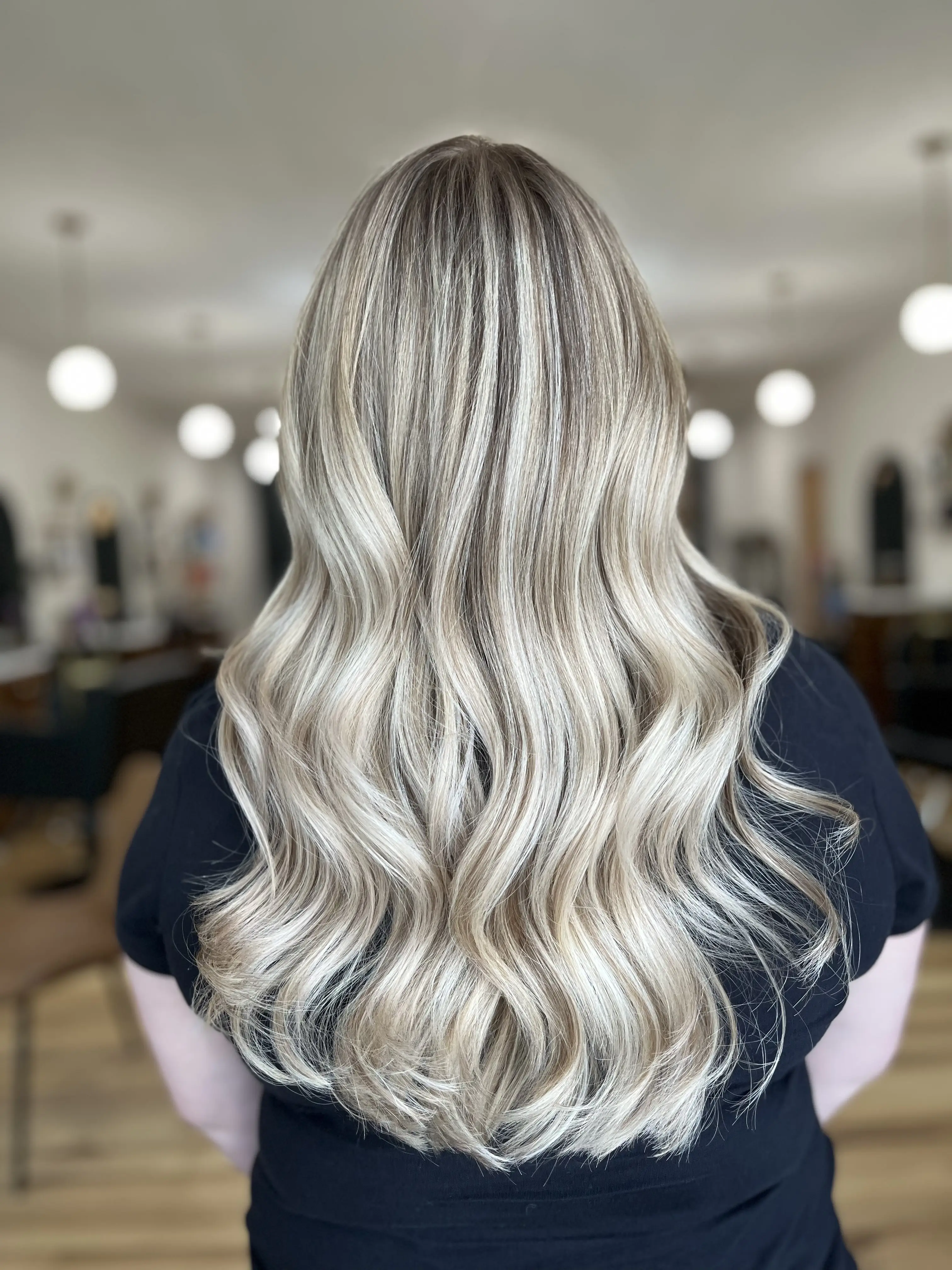 The Express Blonde Gloss Experience