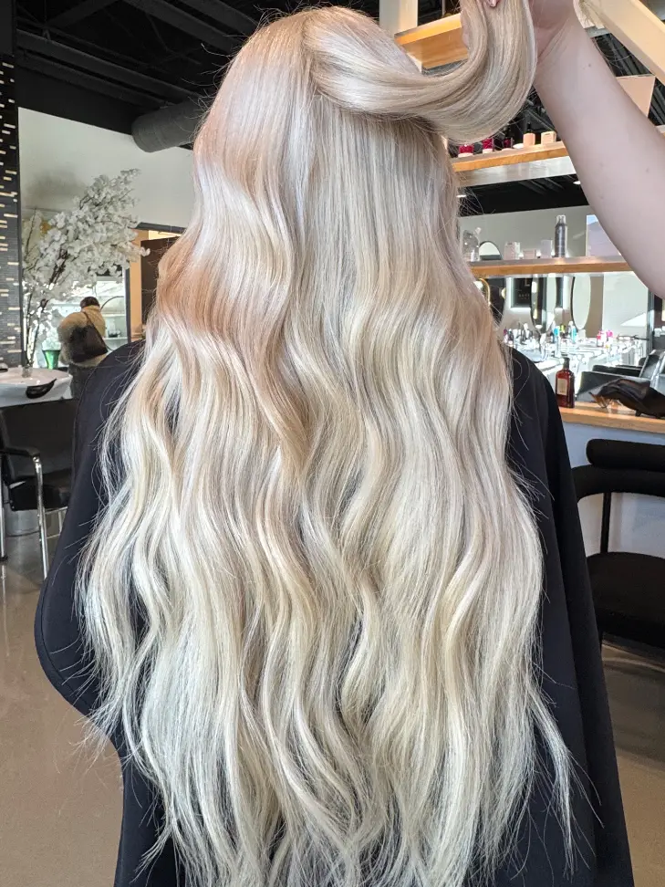 On the scalp bleach retouch