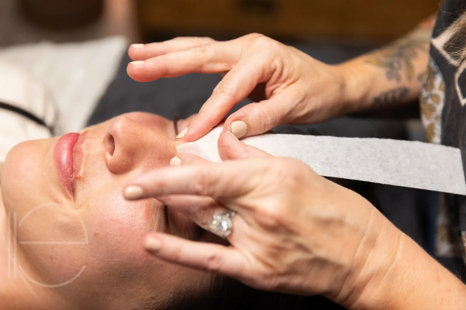 BROW MAINTENANCE + ONE FACE AREA