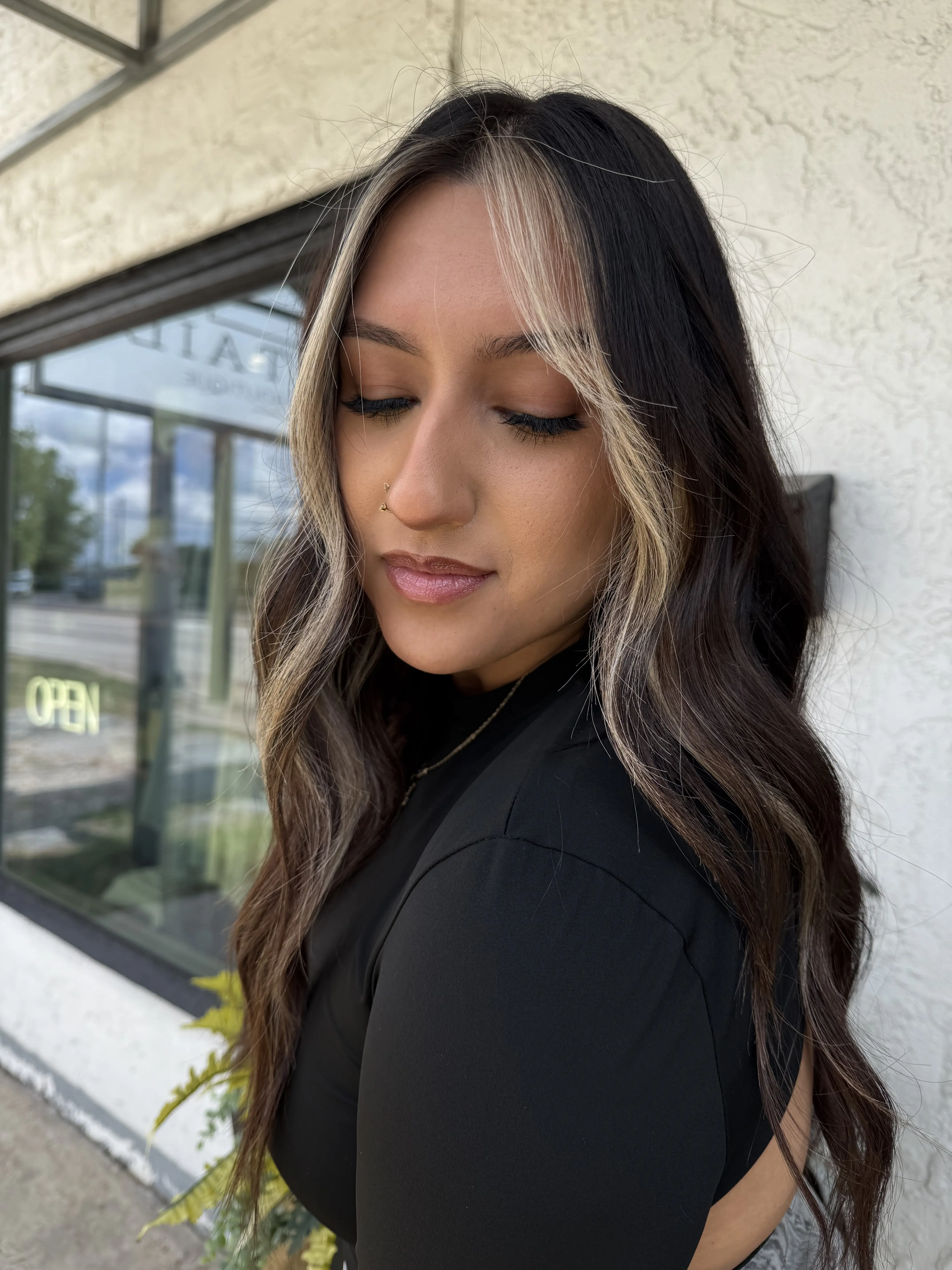 Face-Framing Highlights