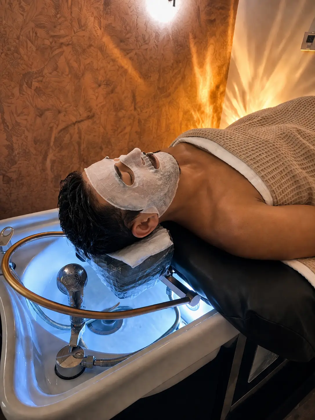 Gentlemen’s 90-Minute Scalp & Skin Reset