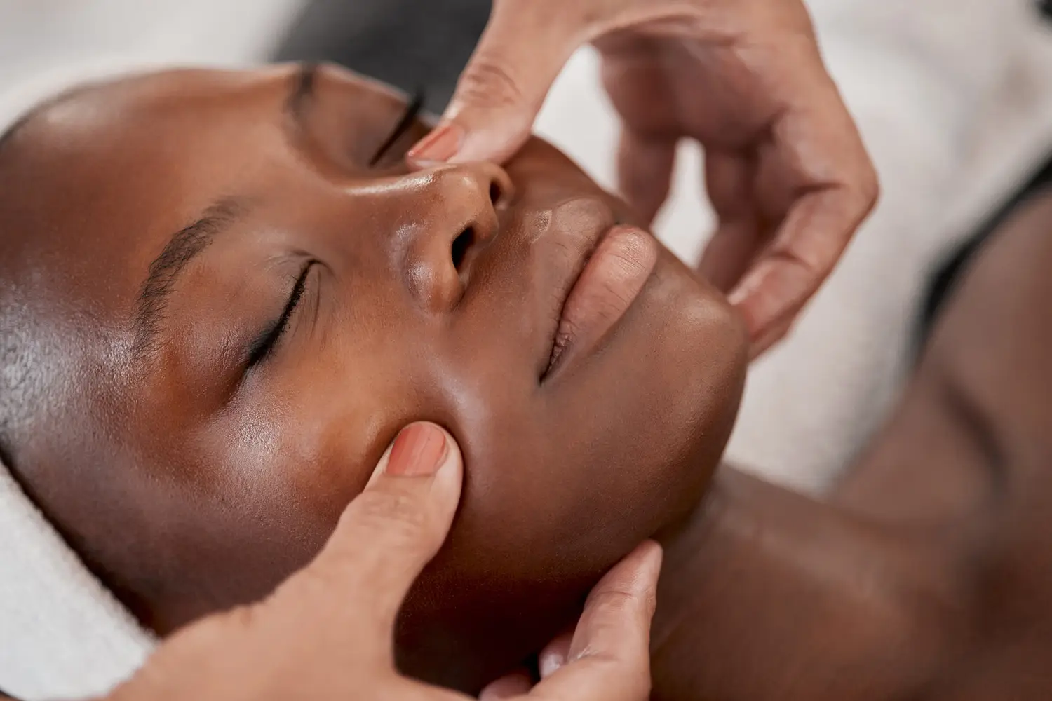 Lymphatic Glow Facial Massage