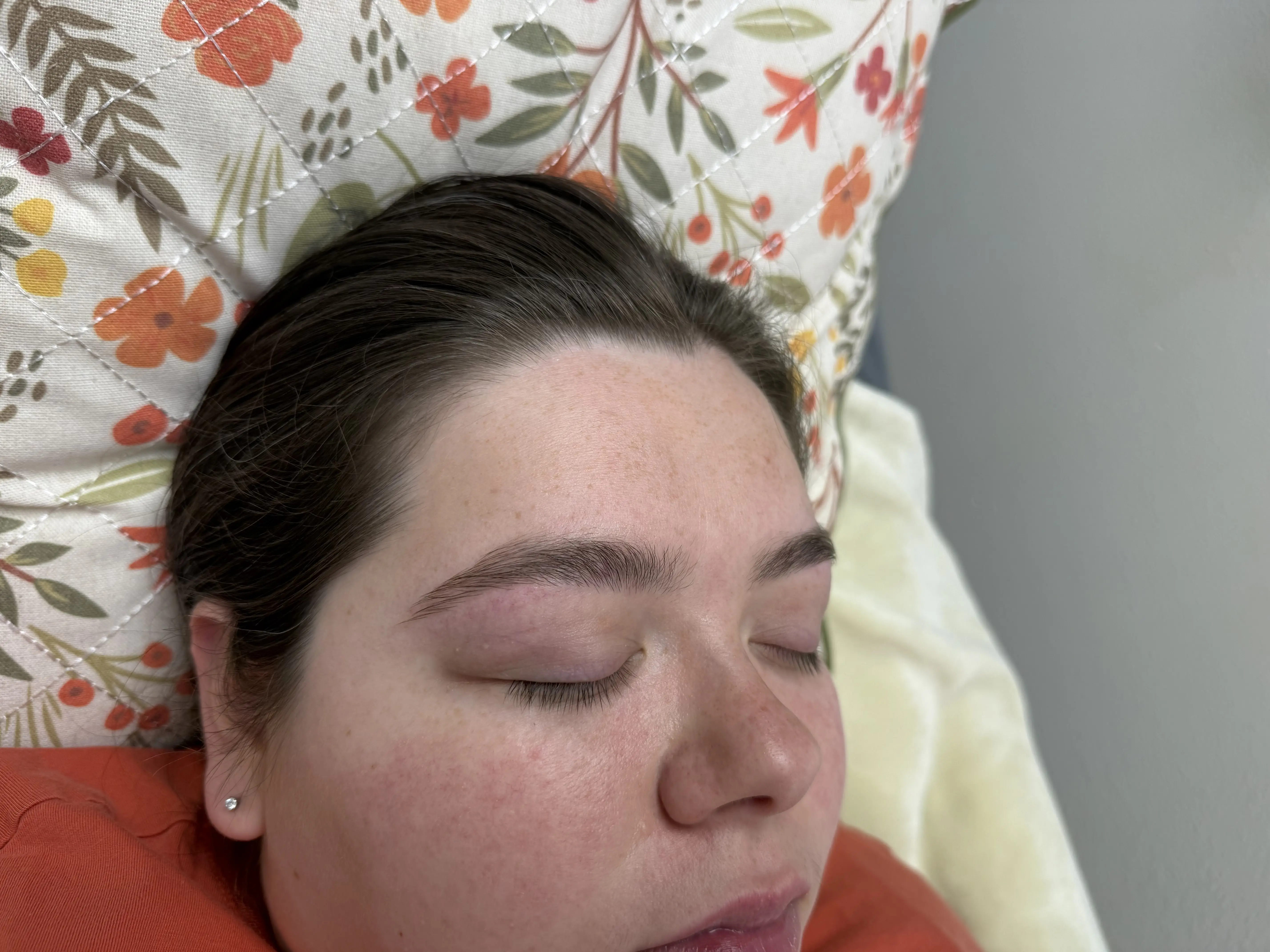 Brow Wax + Tweeze