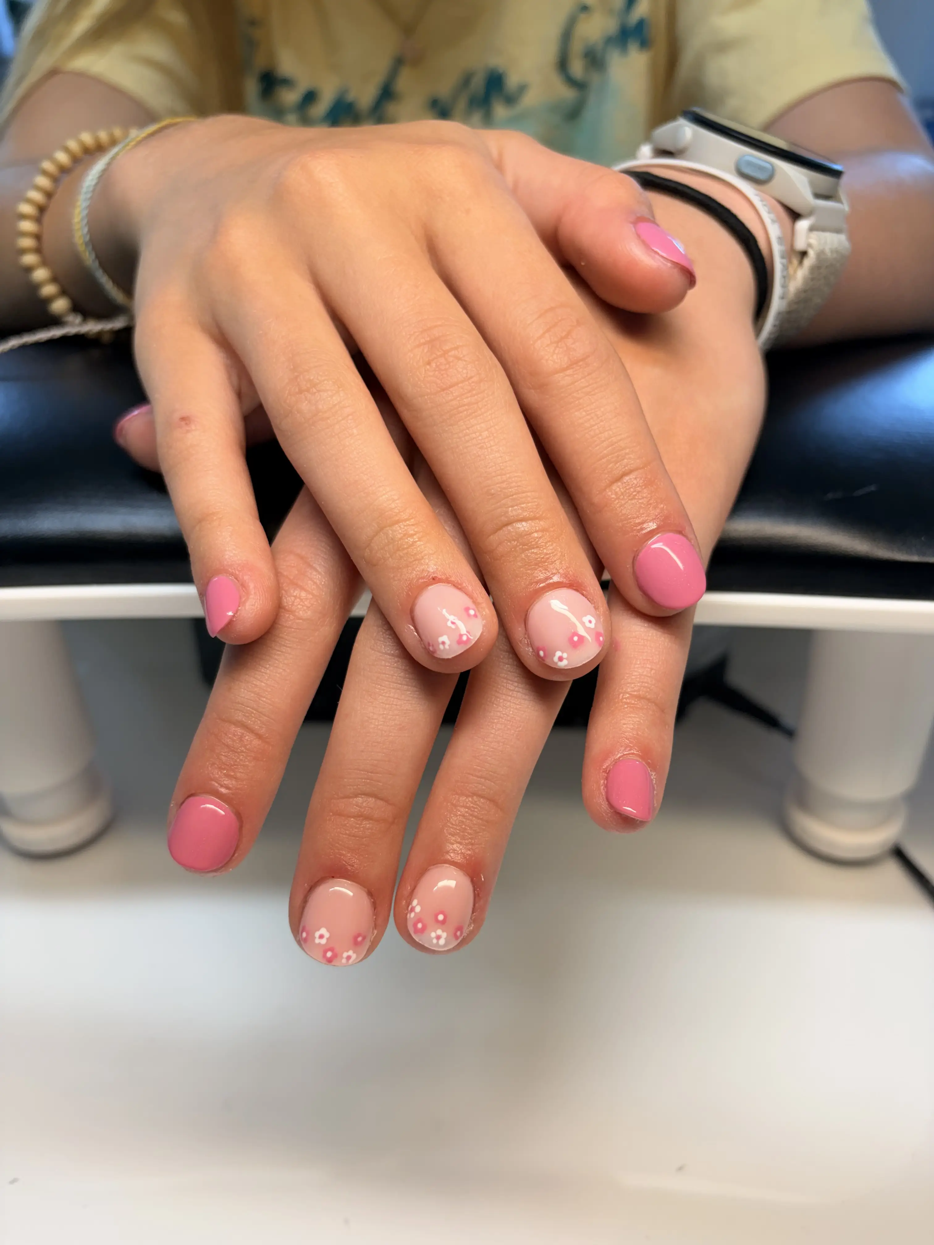 the gel mani - dainty 