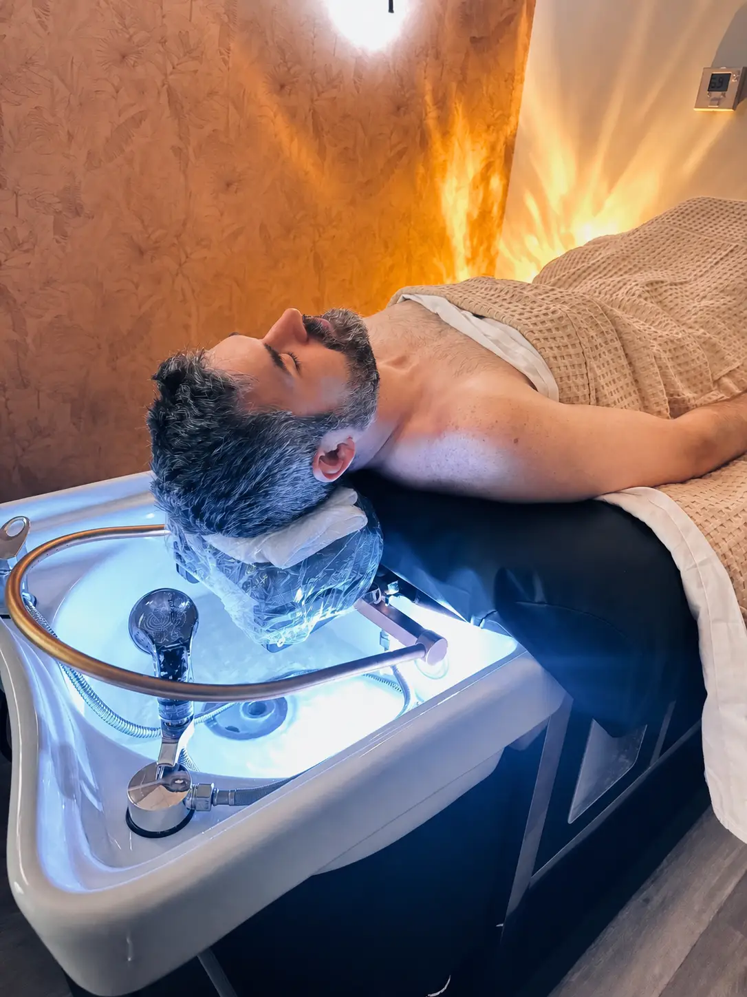 Gentlemen's  60 Minute Scalp Revival 