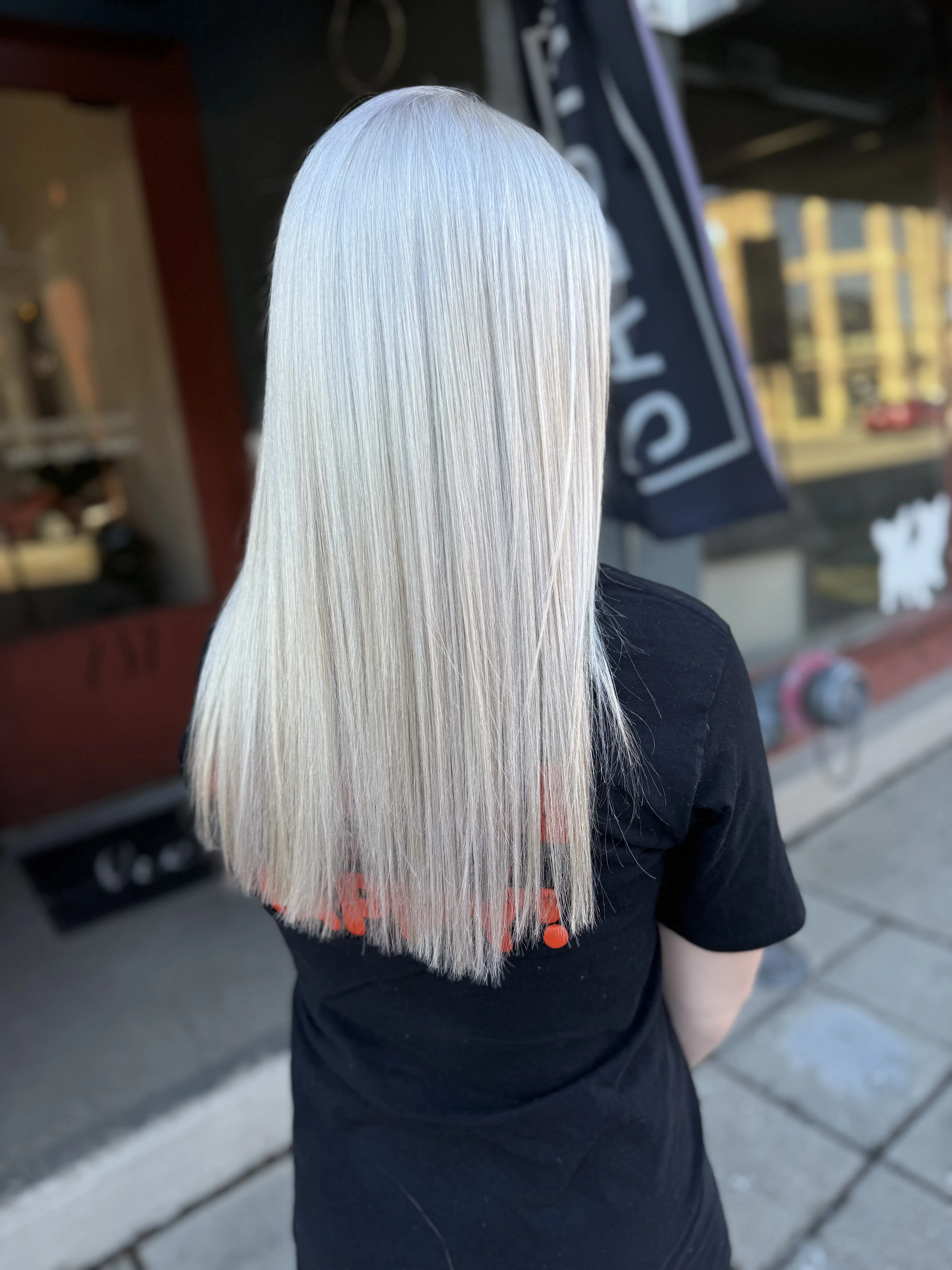 All Out Blonde Retouch (lightner on scalp)